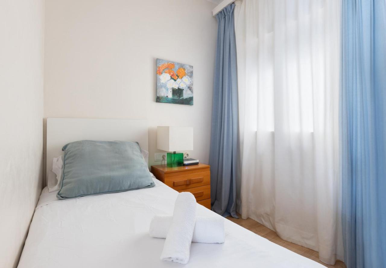 Lodging Apartments Guell Gaudi Barcelona Exterior foto